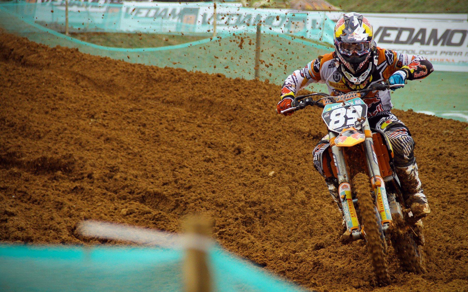 铁血战士拼到六犯离场！哈特高效5投3中诠释不屈斗志